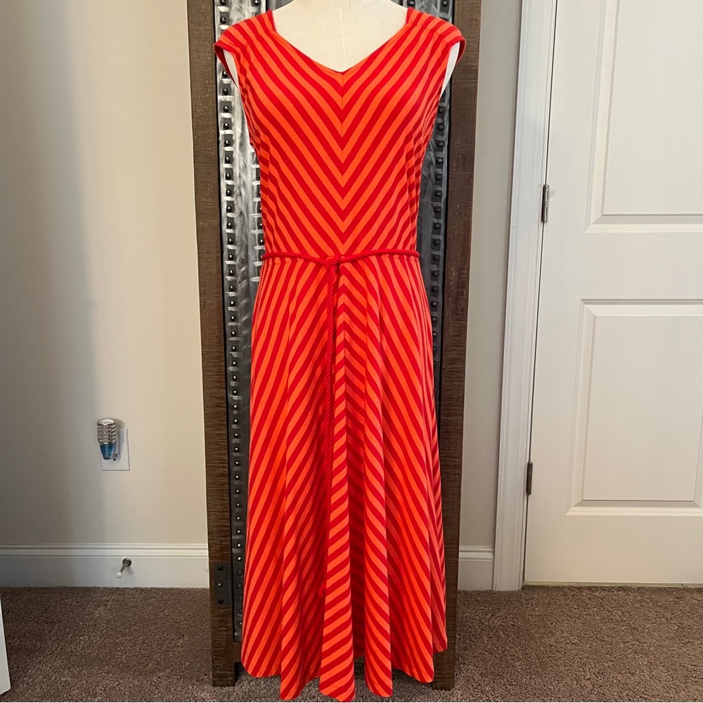 NWOT Lands' End Coral Bliss Chevron Stripe V-Neck Shirred Shoulder Dress